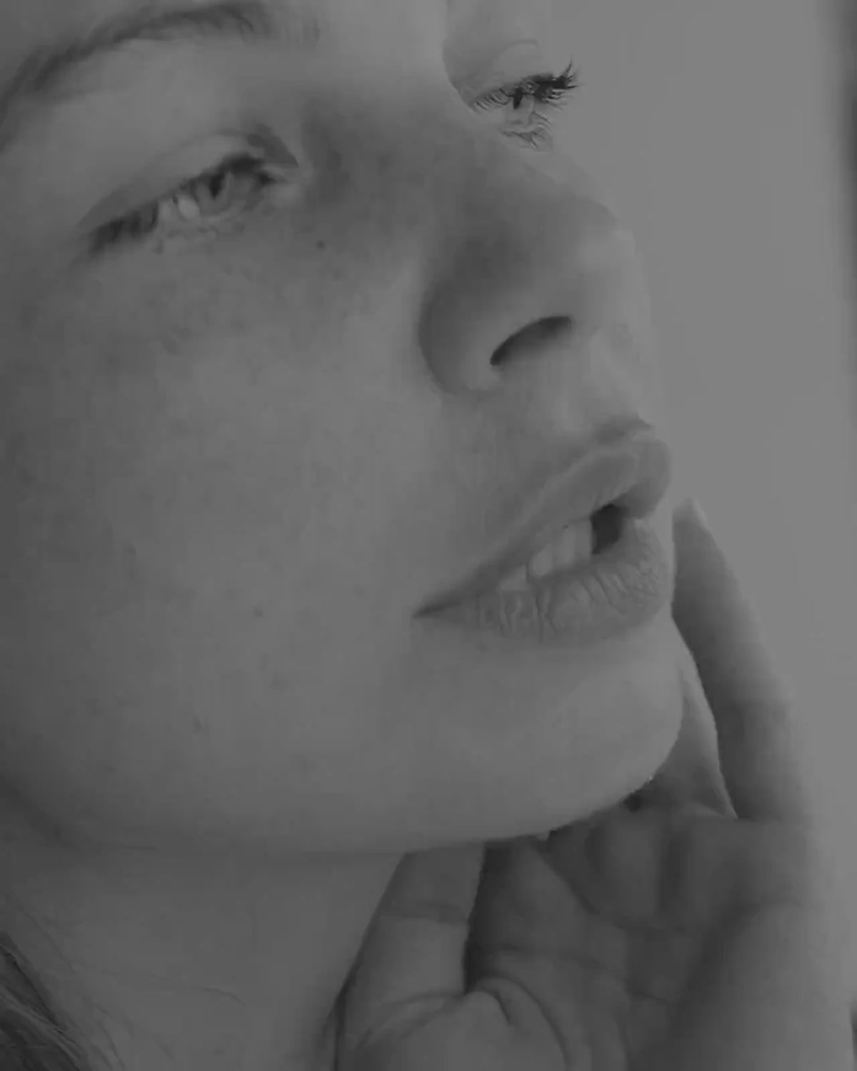 Brightening Face Wash (Niacinamide + Rosa Damascena Water + Pro Xylane)